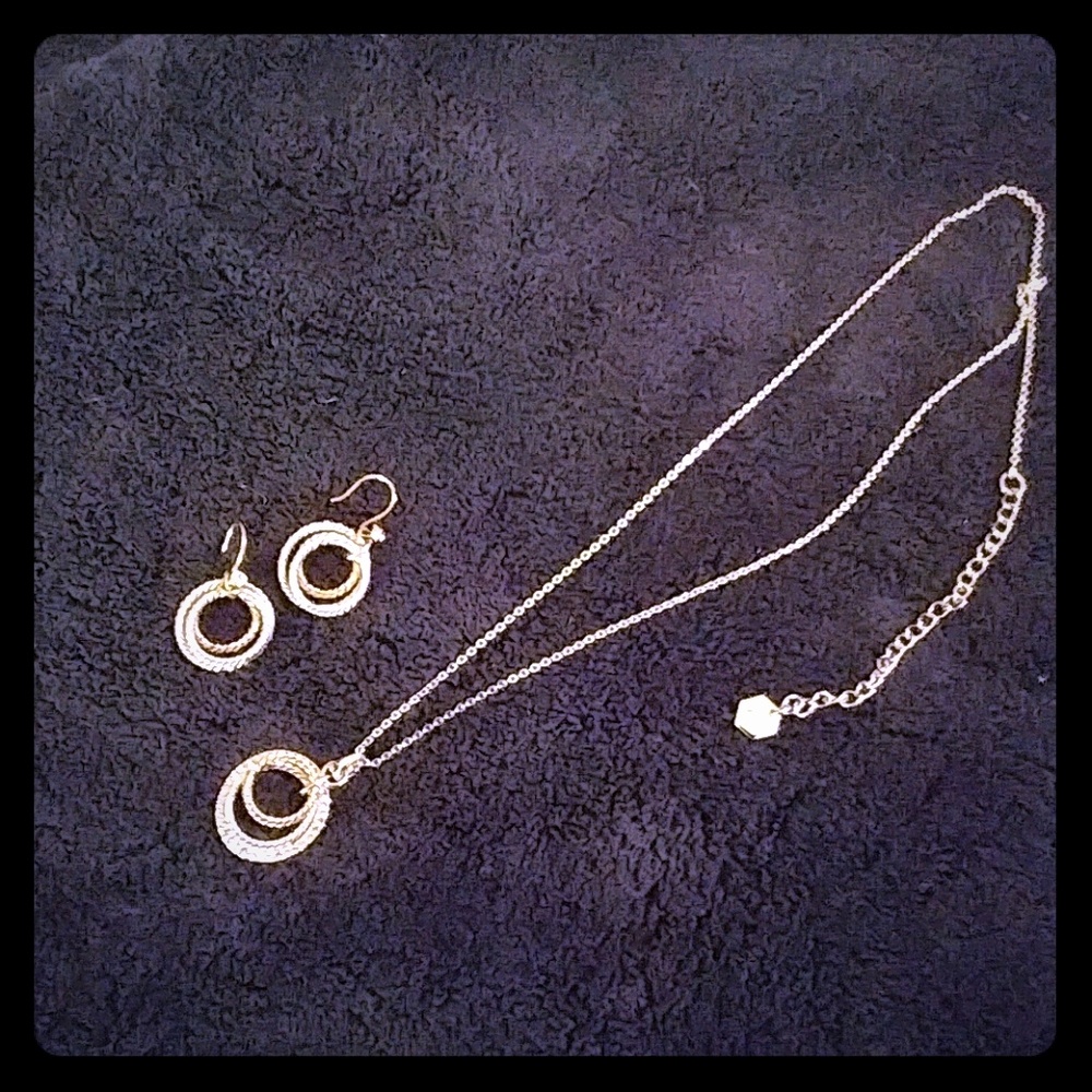 Touchstone Crystal necklace set